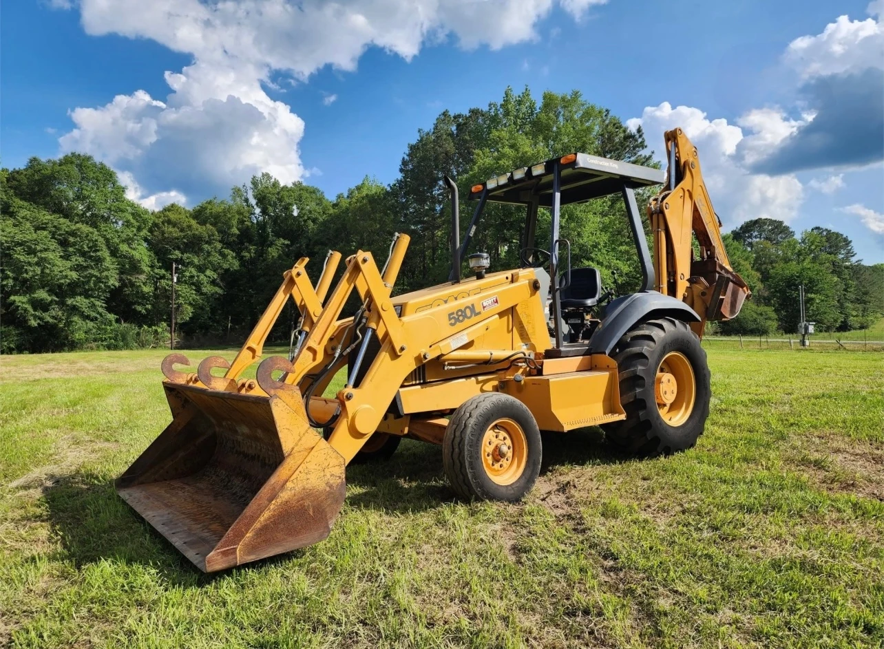 Second Hand 4X4 Case backhoe loader With Cab Pilot controls Auxiliary hydraulics Extended hoe for sale