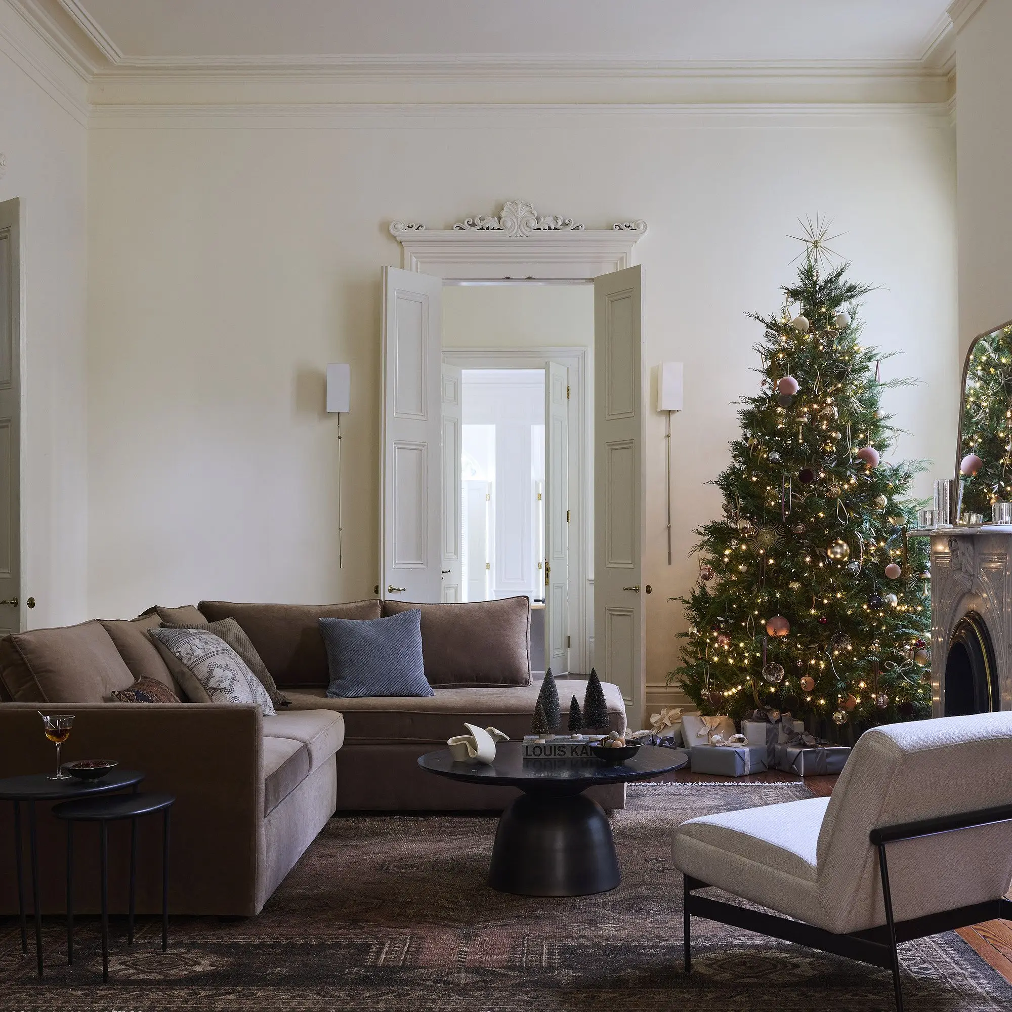 Sturdy and Durable New Zealand Pine Frame Corner Sofa for All Interior Spaces for Living Room