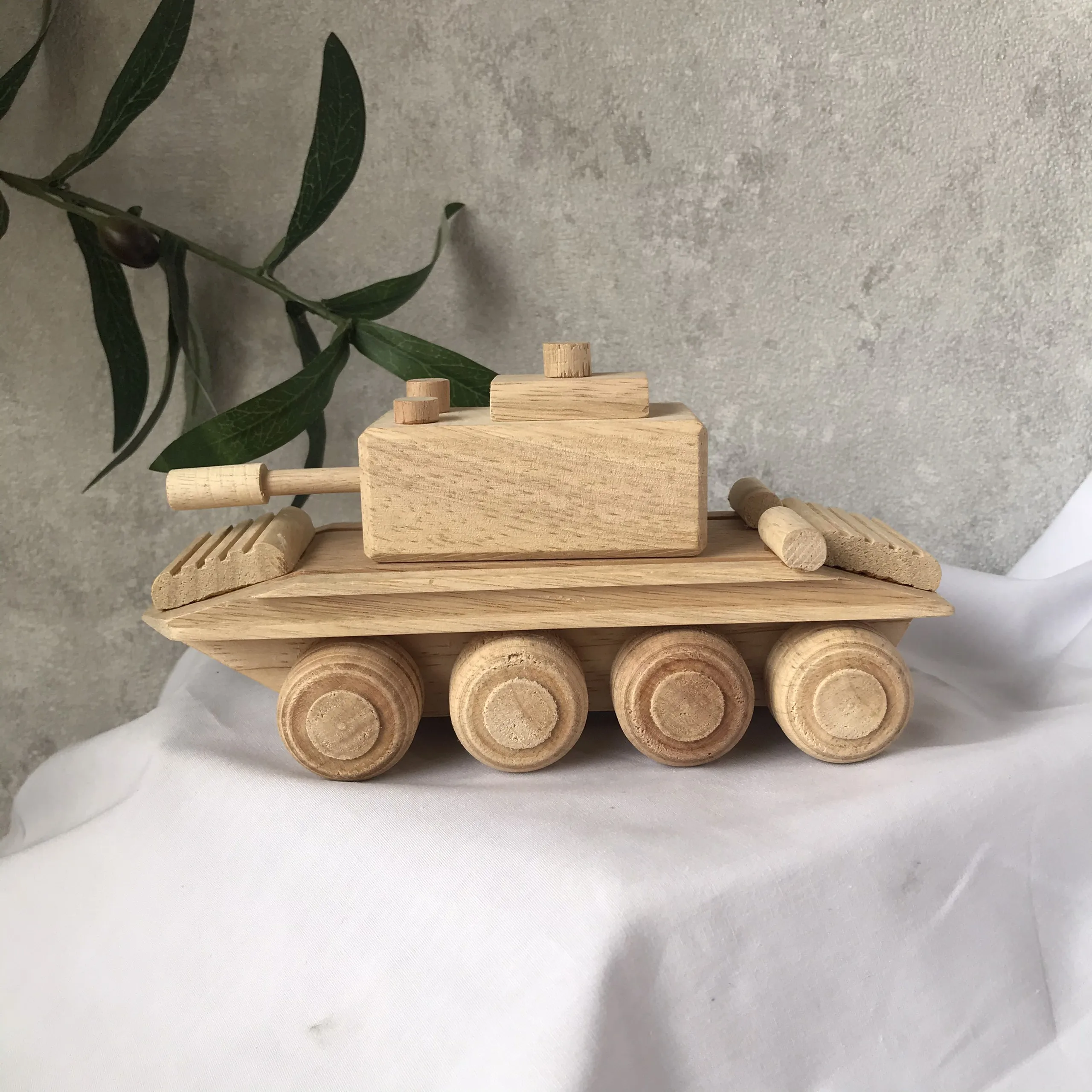 100% ручная работа! Деревянные игрушки танк Военный для детей Детский декор детской комнаты обучающая игрушка