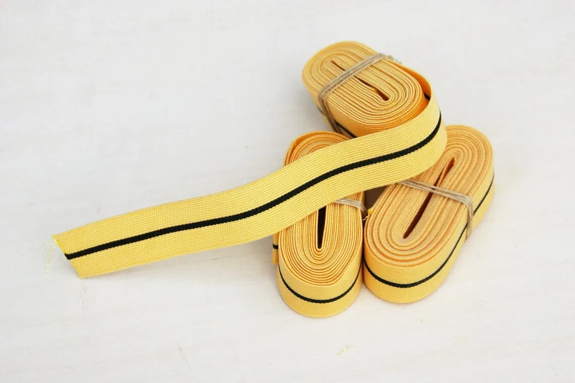 Pakistan Made High Quality 2025 Style 16 mm Gold Black Sleeve Braid Customized 2 Meters Braids with Uniform Effects for Uniforms