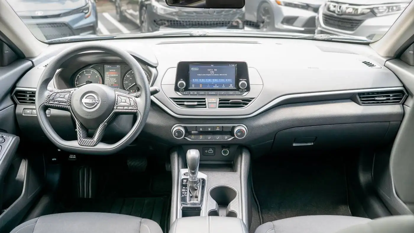 Используется 2023 Nissan Altima
