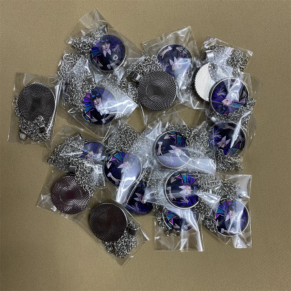 2023 American TV series wednesday adams custom necklace peripheral vintage pendant spider web necklace wednesday addams necklace