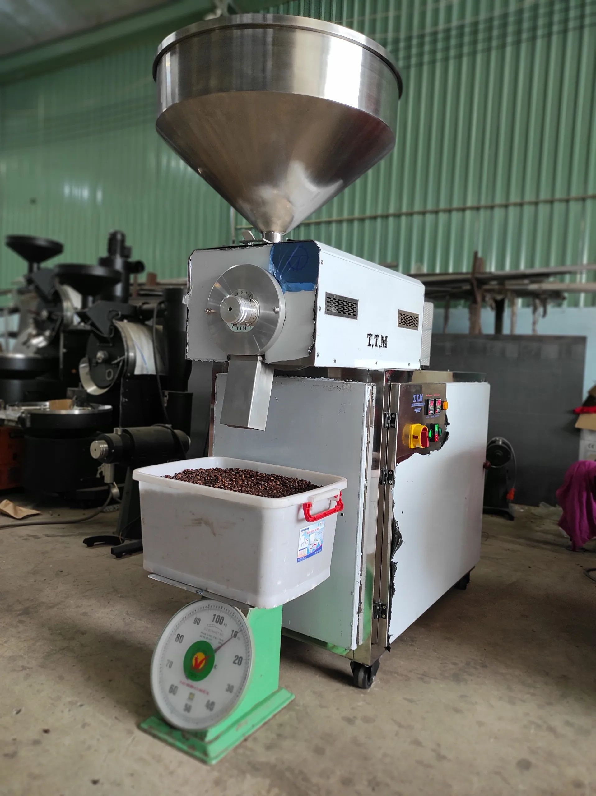 Top speed Coffee Grinder  with cooling system Commercial Industrial Black durable Coffee Grinding Machine Viet Nam