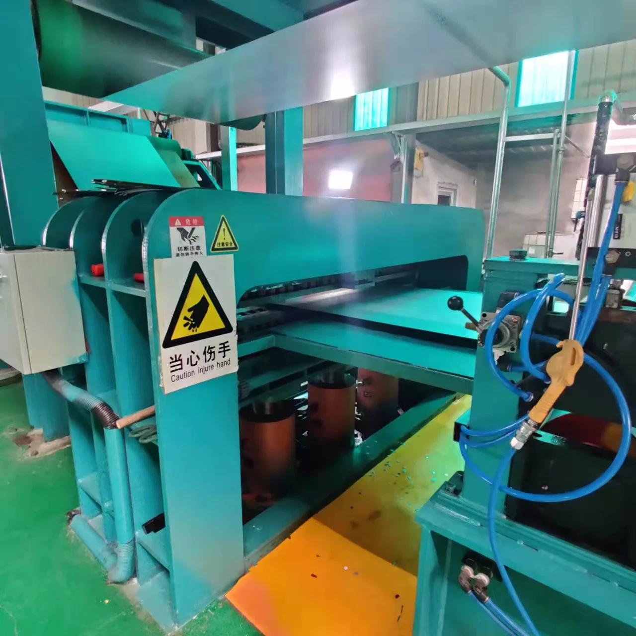 Экономичная линия по производству цветного покрытия