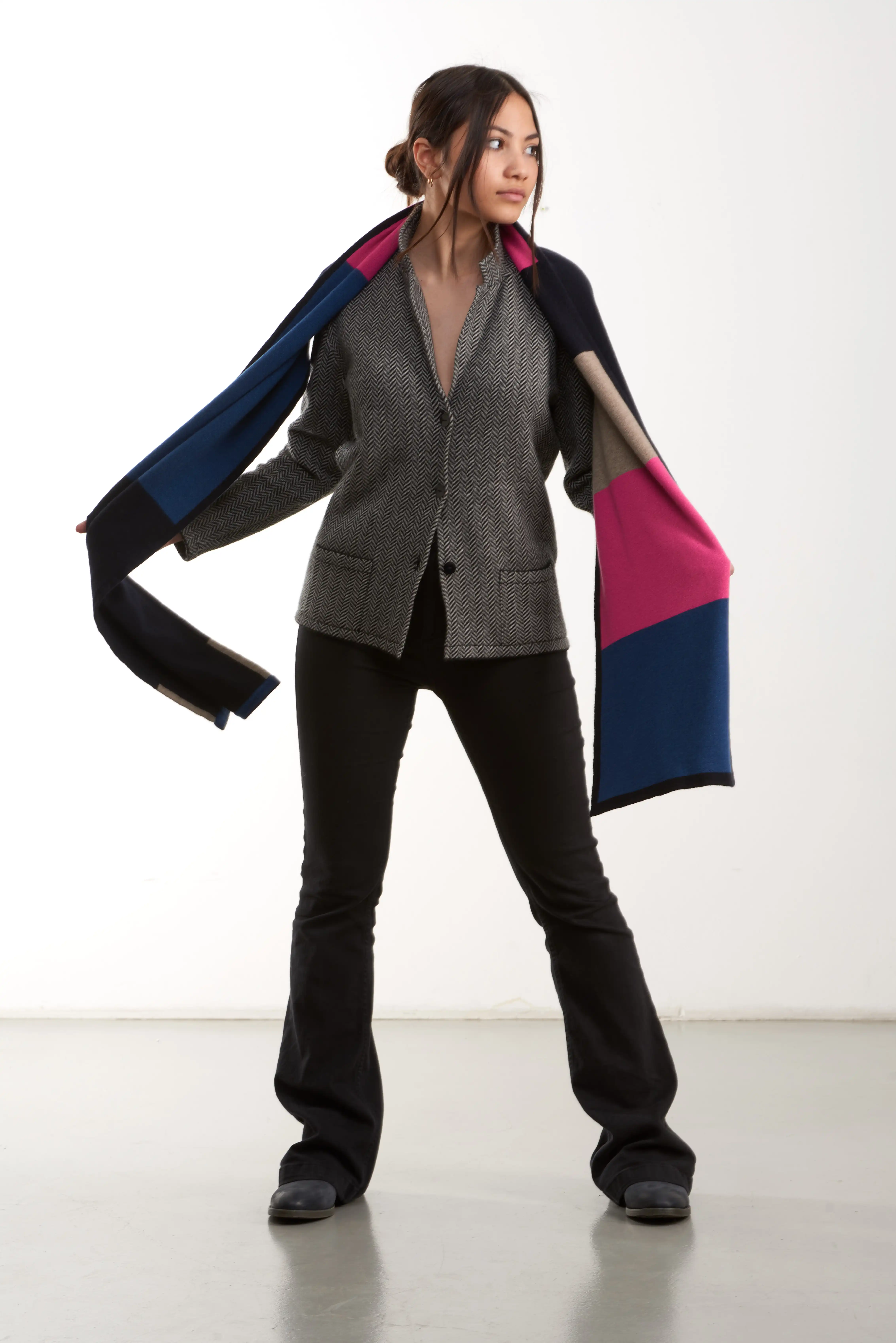 Premium quality 1 yarn double face cashmere scarf light warm enveloping designed and krafted Made In Italy Purple