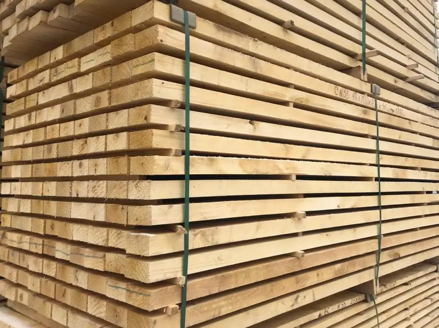 Wholesale Spruce Edged Wooden Board Timber Lumber Solid Board Industrial Wood For Construction Wooden Planks