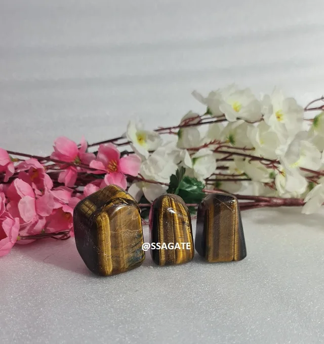 Best Quality Natural Tiger Eye Free Form Shape Wholesale palm Stone Good Quality Free Form Shape Buy online From s s agate