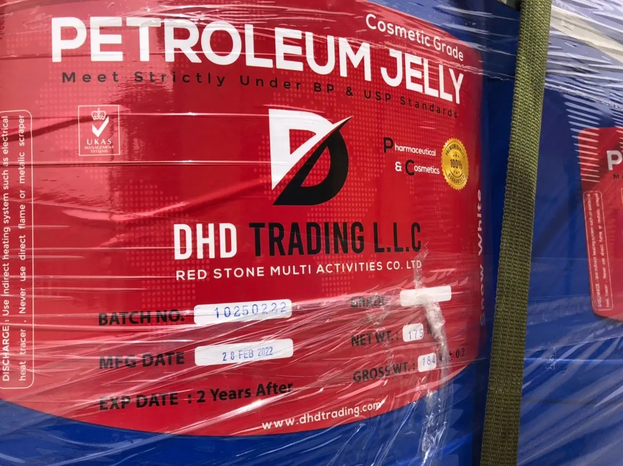 WHITE PETROLEUM JELLY 175 KG IRON & PE DRUM