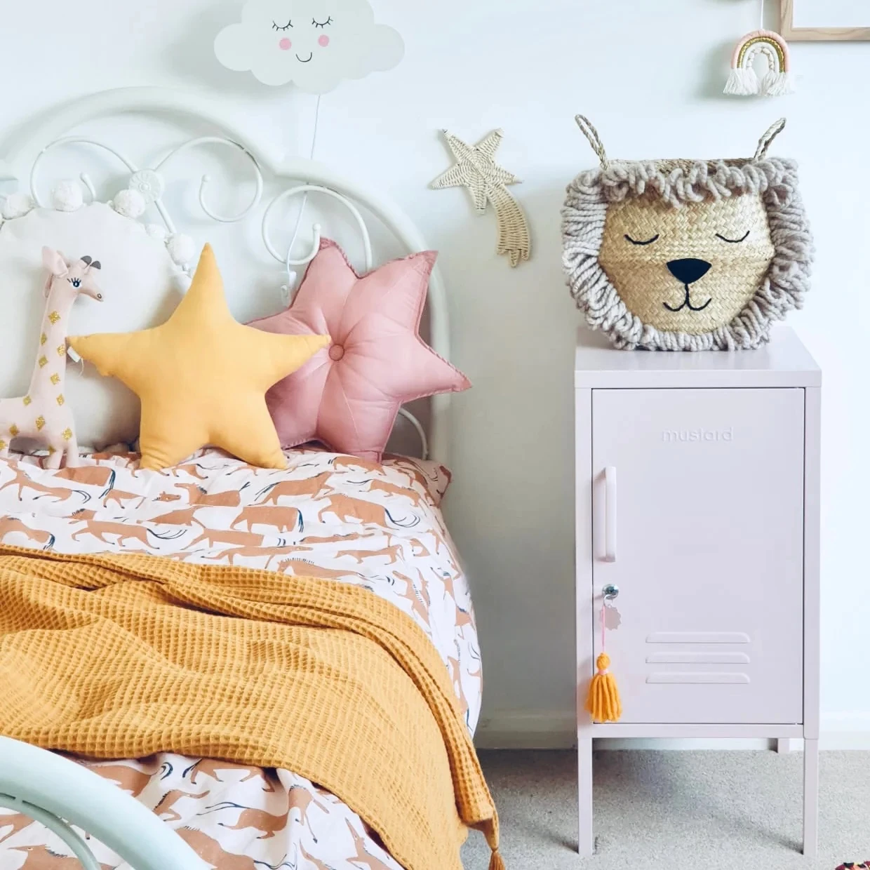 Hot Sale Cheap Straw Wicker Natural Handwoven Colorful Cute Animals Wholesales Round Shape Belly Seagrass Basket Storage