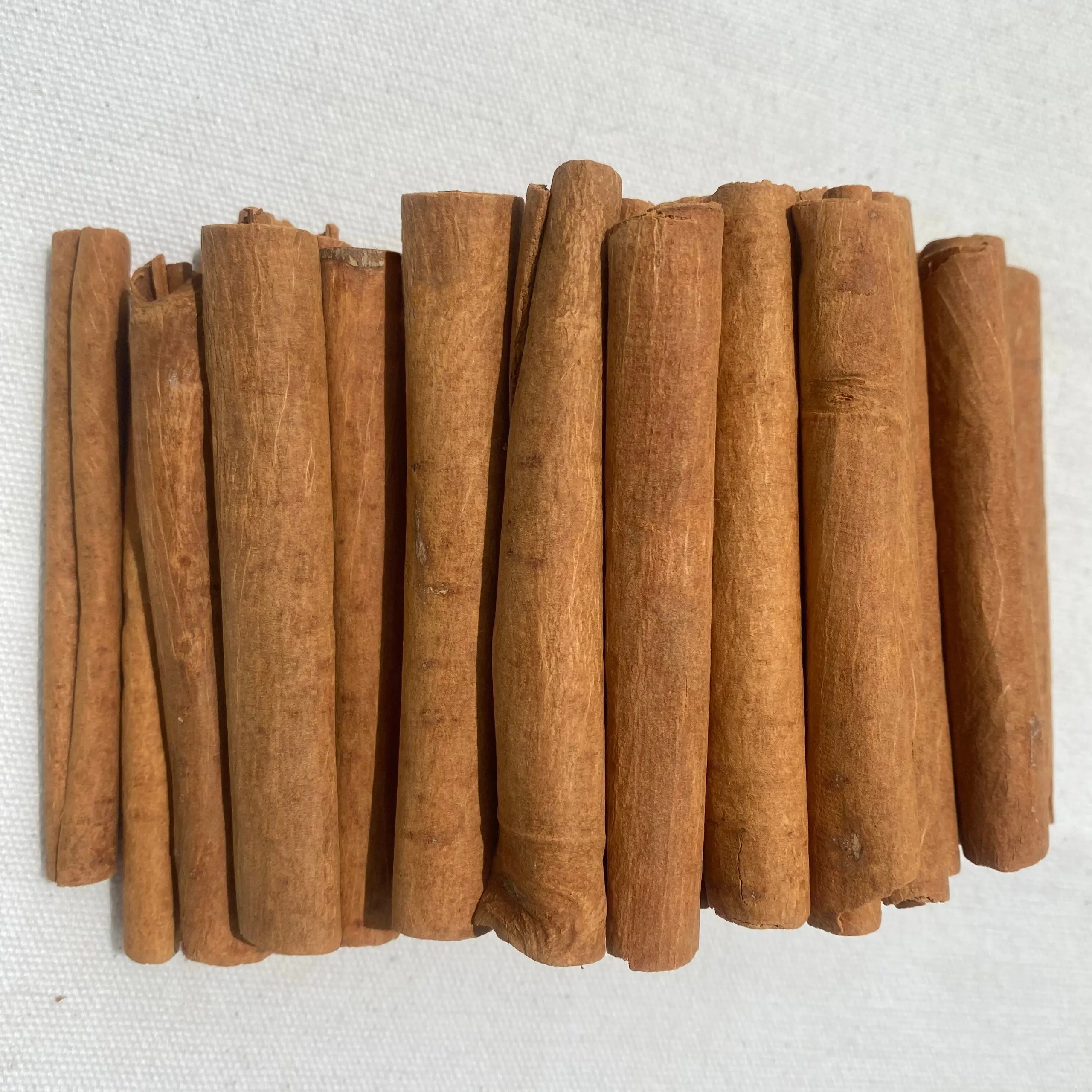 Bulk Strong Flavor Vietnam Cinamon Stick Hight Quality Spices Best Price Factory  in Vietnam 100% Pure Wholesale