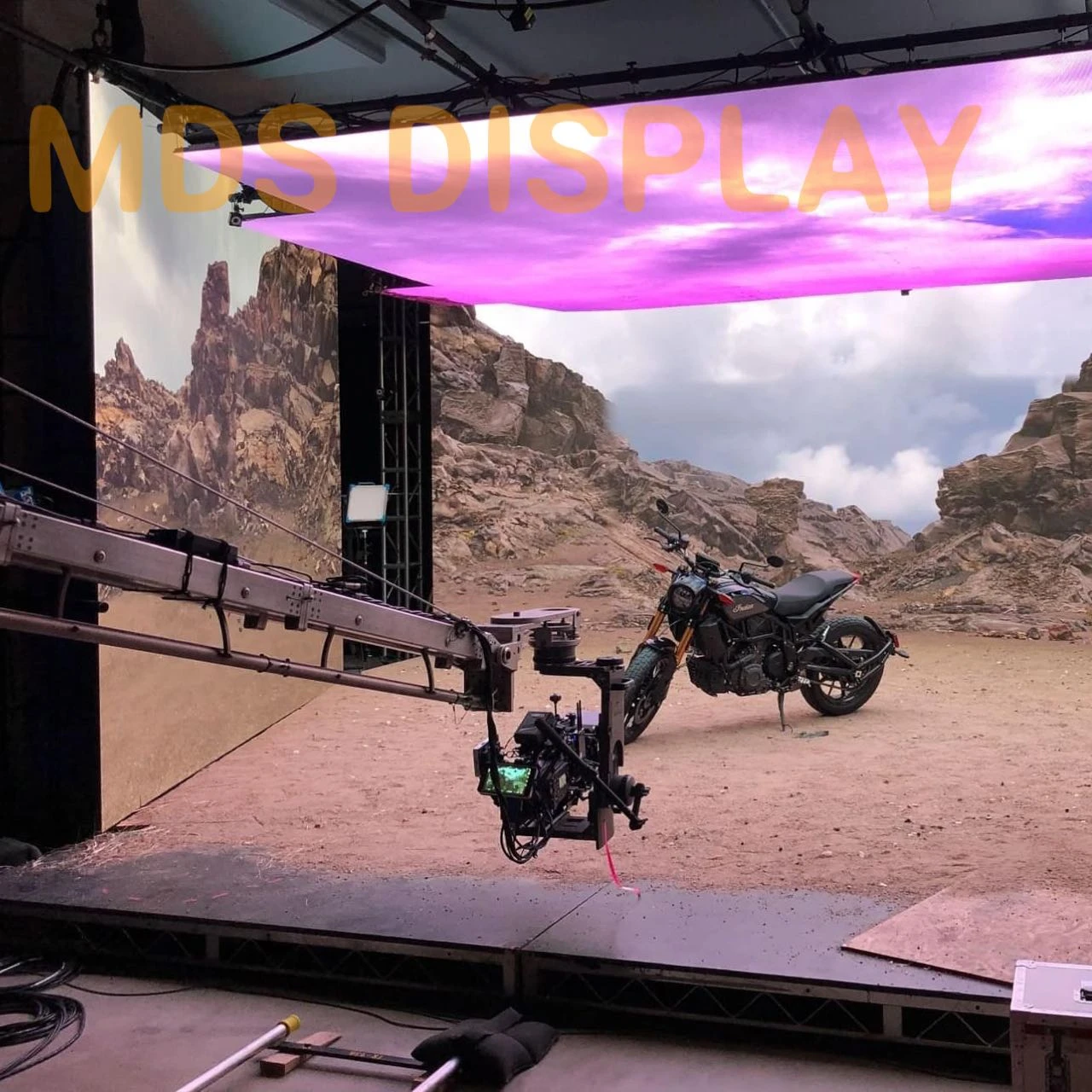 ShenZhen MDS кривая Hd фильм захватывающий 3D Визуальный светодиодный дисплей экран VR XR внутренняя Светодиодная панель для пленки фоновое снятие фильма