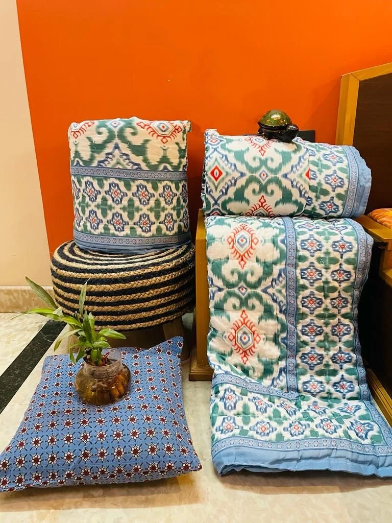 Односпальное одеяло ручной работы на заказ с наволочками 16x16 дюймов из чистого хлопка яркого цвета красивым принтом