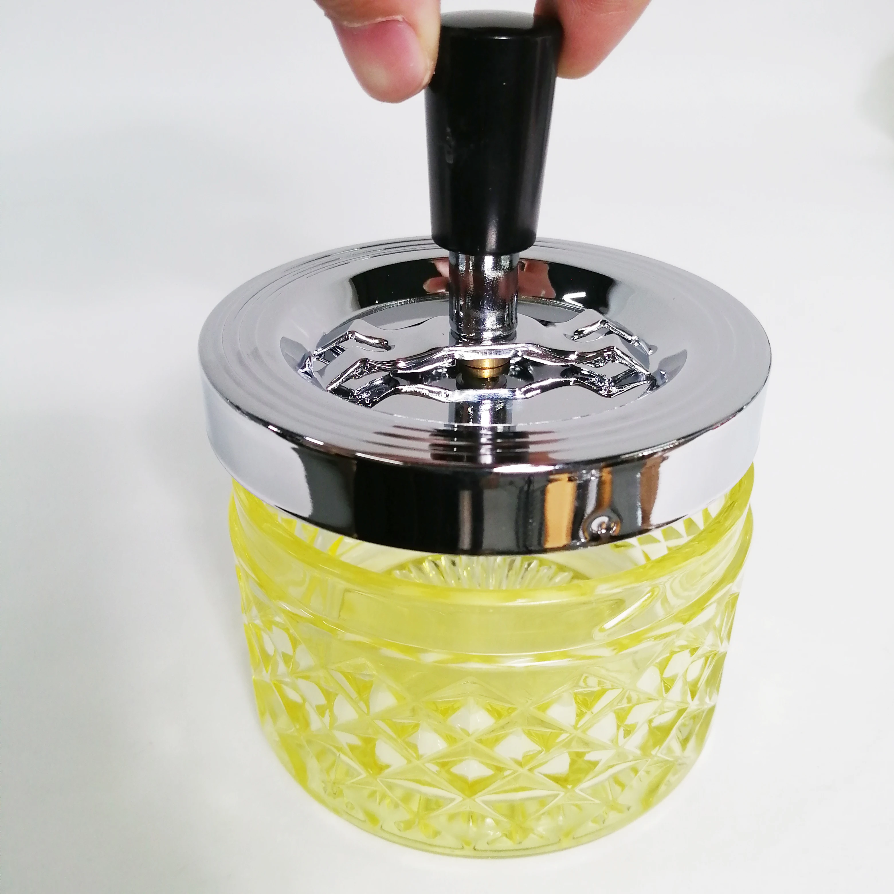GOURMAID Glass Spinning Ashtray Push Down Spin Ashtray