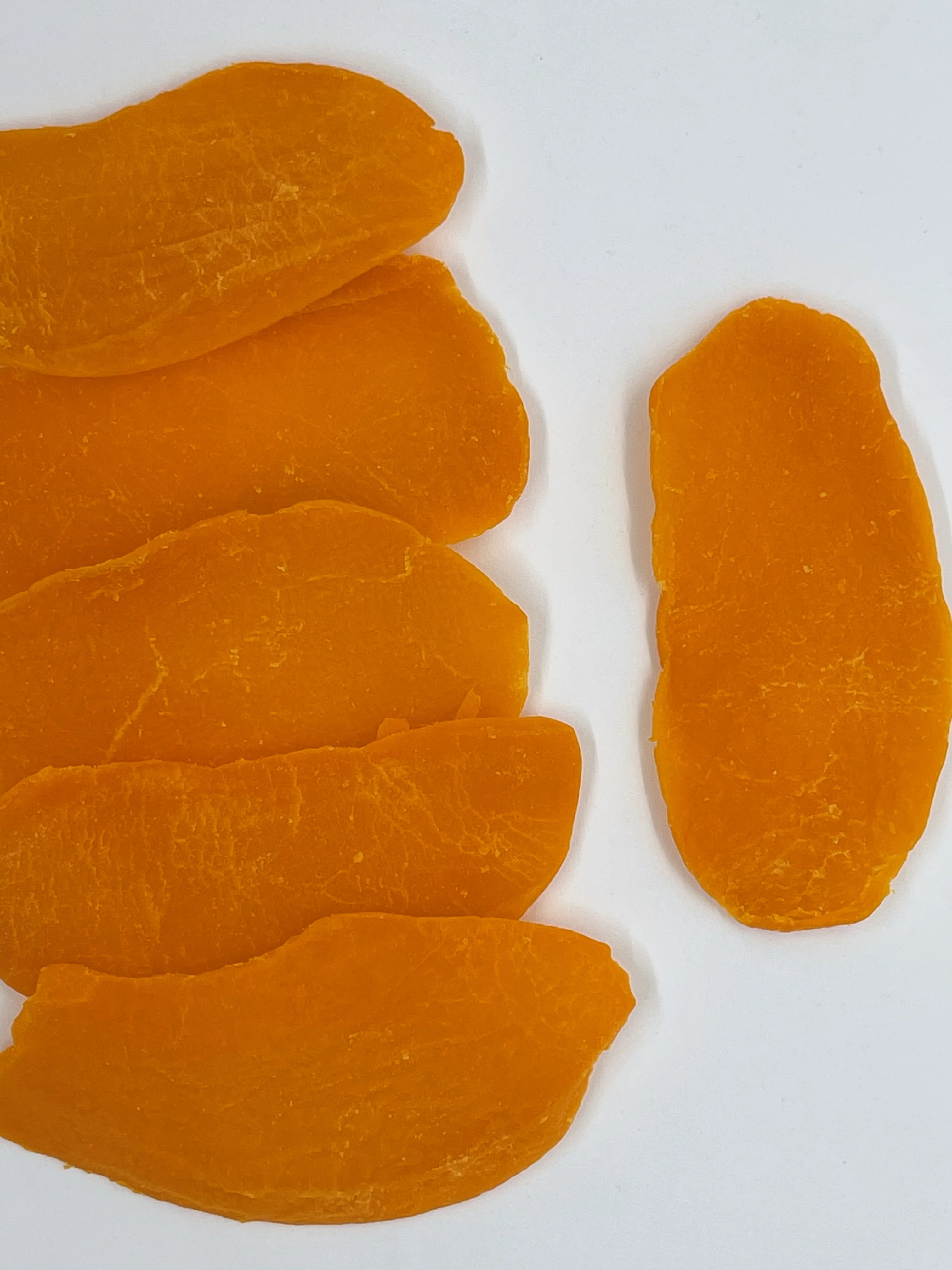 Hot sale dried mango orange color wholesaler pack in 20 kg carton