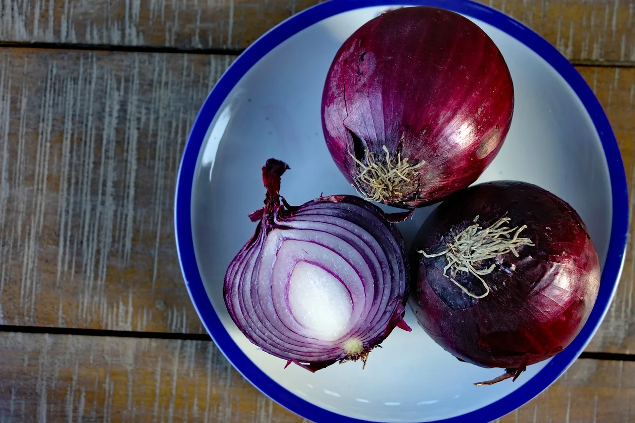 We have very good quality red onion which is naturally produced for export all over the world