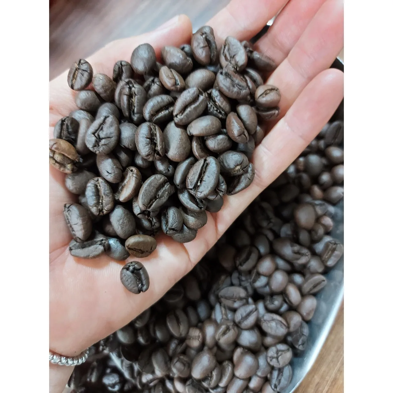 Vietnam Supplier Robusta Honey S18 Roasted Carpentry Coffee Beans High Quality Medium Roast