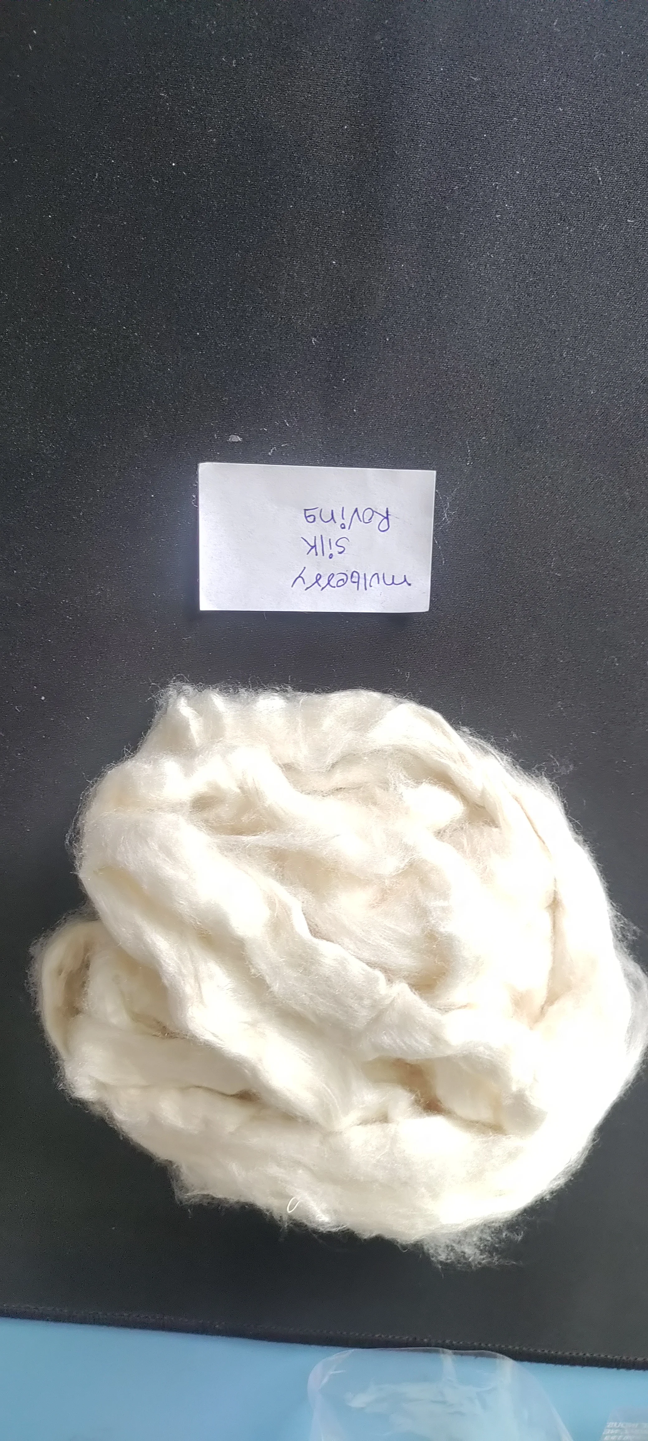 100% natural silk fiber floss ideal for spinners and weavers suitable for textile spinning , ideal for resale
