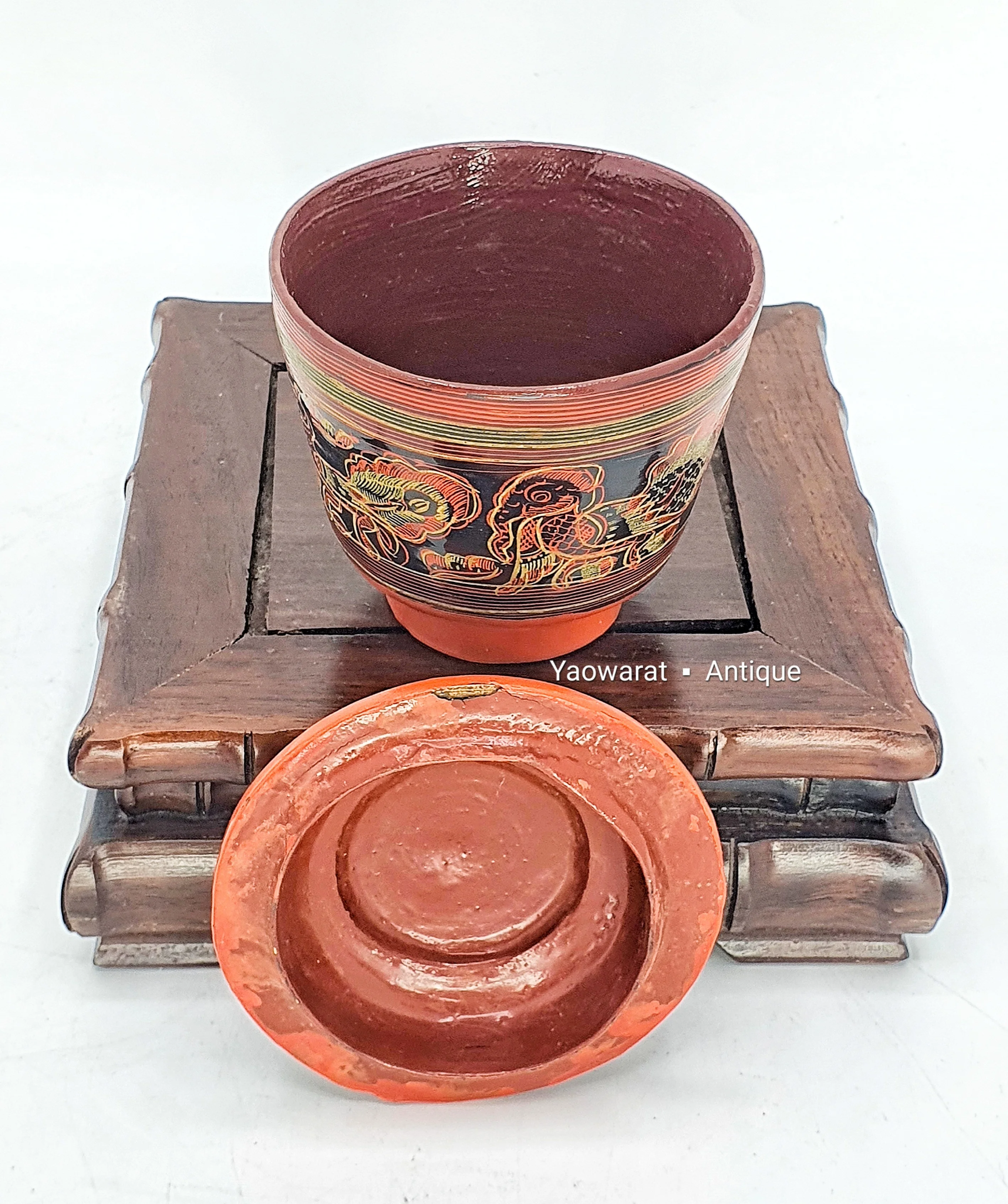 Две антикварные чаши из лака Мьянмы цилиндрической формы украшенные животными для сбора и украшения