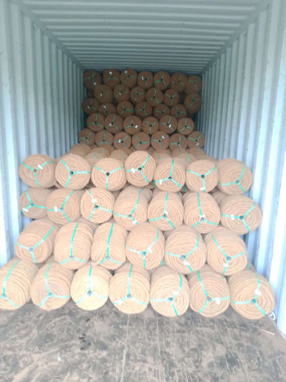 Coir Fiber Rope 8mm High Quality Wear/ Resisting 2mm 4mm/ Jute Twine String Hemp 99 Gold Data Vietnam
