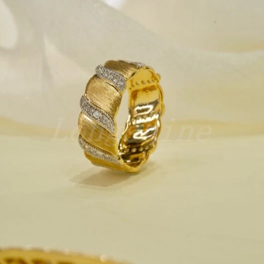 Yellow Aan White Color 18K GOld King Diamond Delicate Design Ring