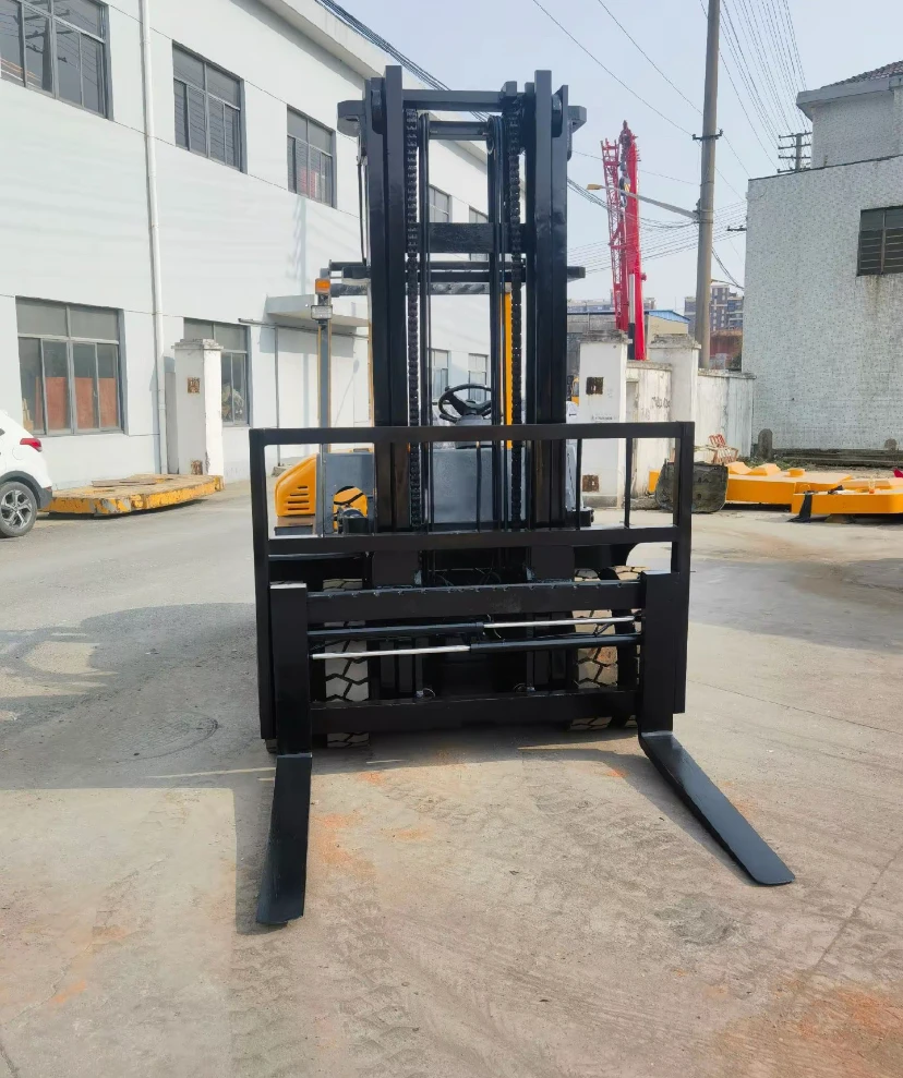 Second hand TCM 7ton forklift good condition for sale made in Japan Isuzu engine White Orange Transporting Used TCM forklifts
