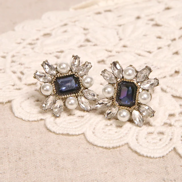 Crystal Pearl Antique Stud Earring made in Korea party wedding jewelry