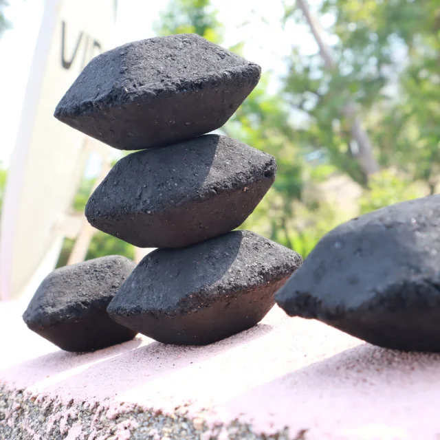 100% NATURAL COCONUT SHELL CHARCOAL FOR BBQ LOW ASH AND ODOUR LESS SMOKE LESS EASY TO HANDLE SUITABLE FOR INDOOR AND OUTDOOR
