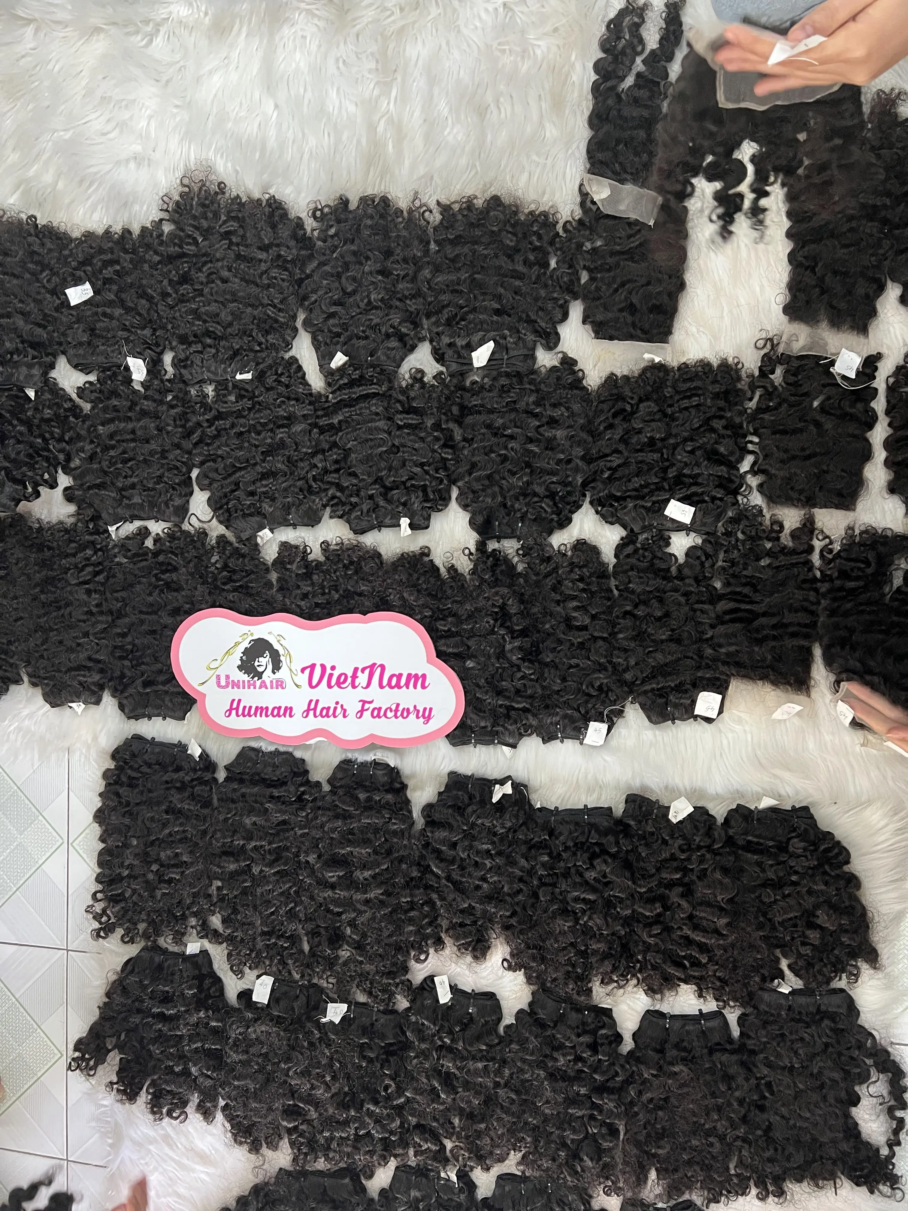 Hot Sale Vietnamese Raw Burmese Curly Hair Unprocessed Virgin Natural Color Vietnamese Virgin Cuticle Aligned Human Hair