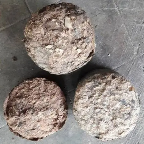 Biofuel Sawdust/RUF Briquettes/WOOD PELLETS OEM suplly for band home and animal farm heating FACTORY SUPPLY  PRICE