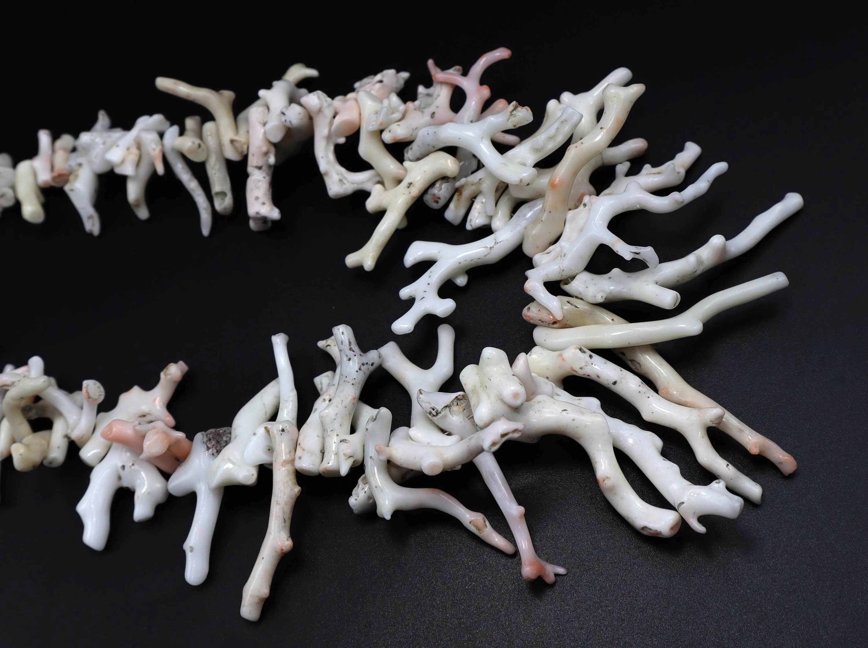 Japanese White Coral Necklace 18-Inch Polished Stick Beads Natural White Branch Jewelry for Party Featuring Pearl as Main Stone