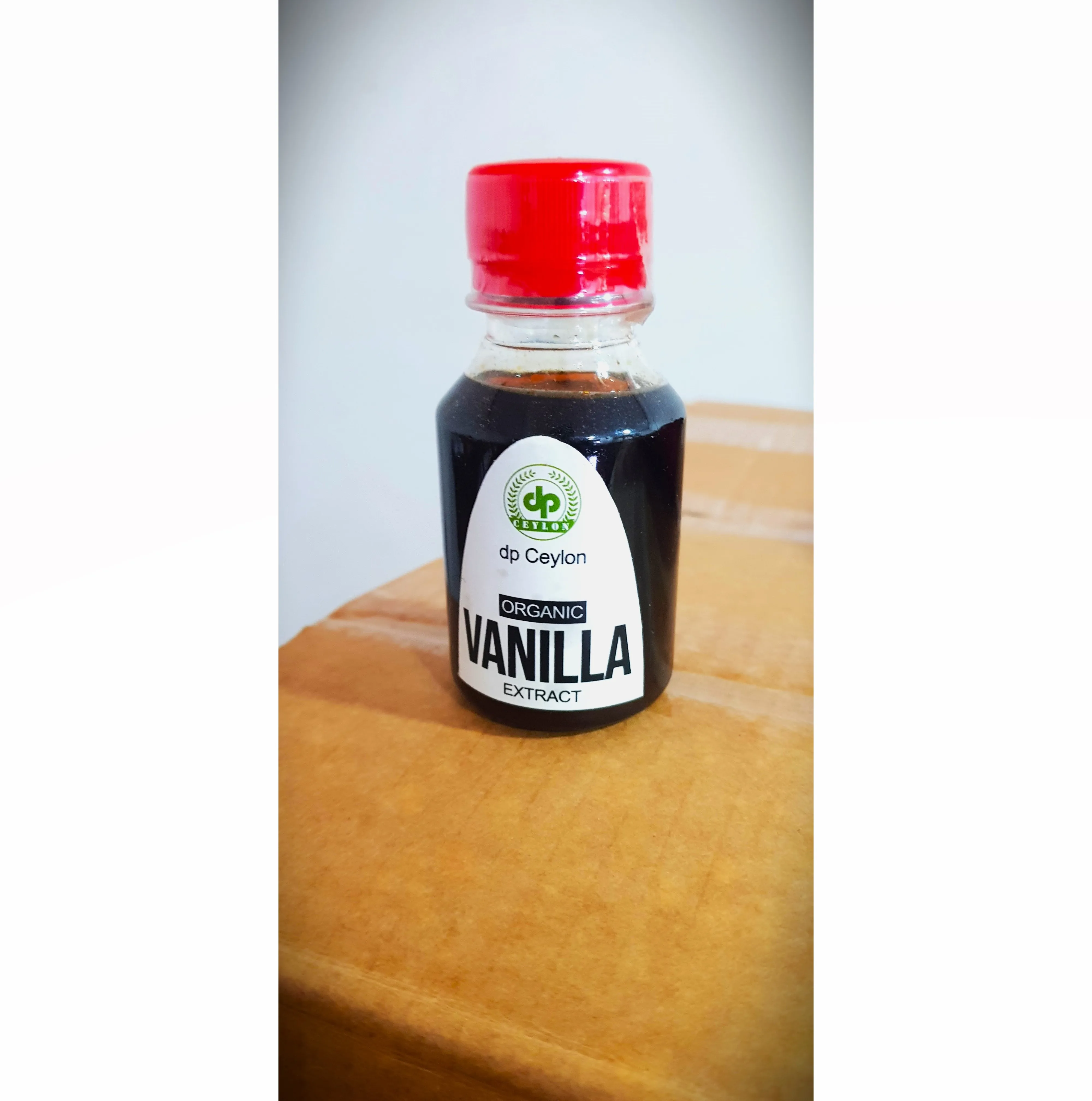 Vanilla Extract (Extract with Water and Alcohol)/100% Pure Organic Planifolia Vanilla Extract/ Vanilla water & alcohol essence