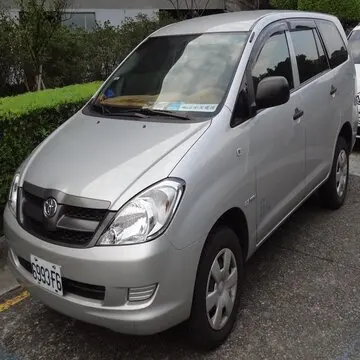 Used Toyota Innova 2.7 VVTi 7-seat for sale / Almost-new used Toyota Innova Crysta MPVs for sale