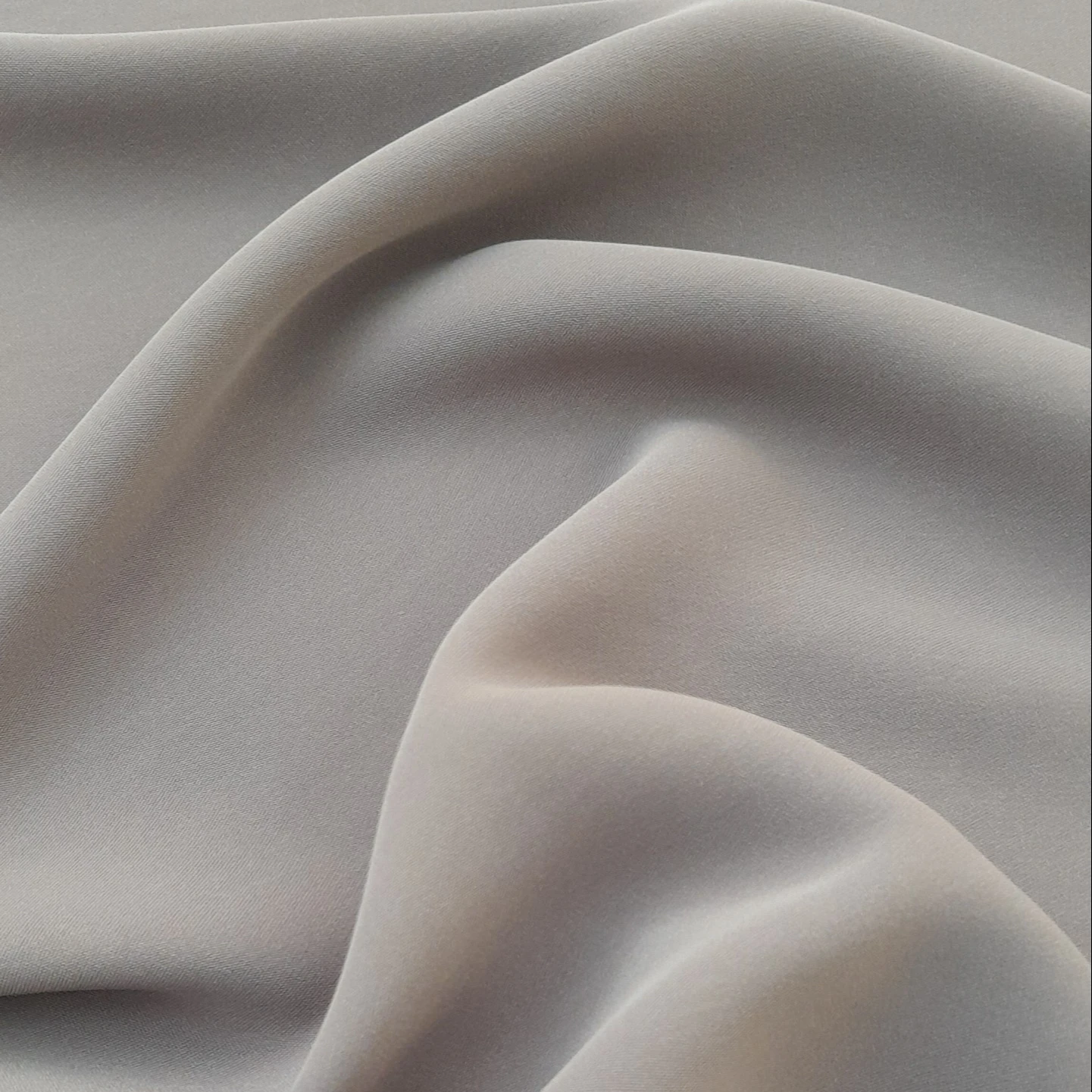 WHOLESALE PLAIN DYED WOVEN VIETNAM FABRIC CHEAP PRICE WHOLESALE LOW MOQ FOR CLOTHING FABRIC TEXTILE M985F MADE IN VIETNAM