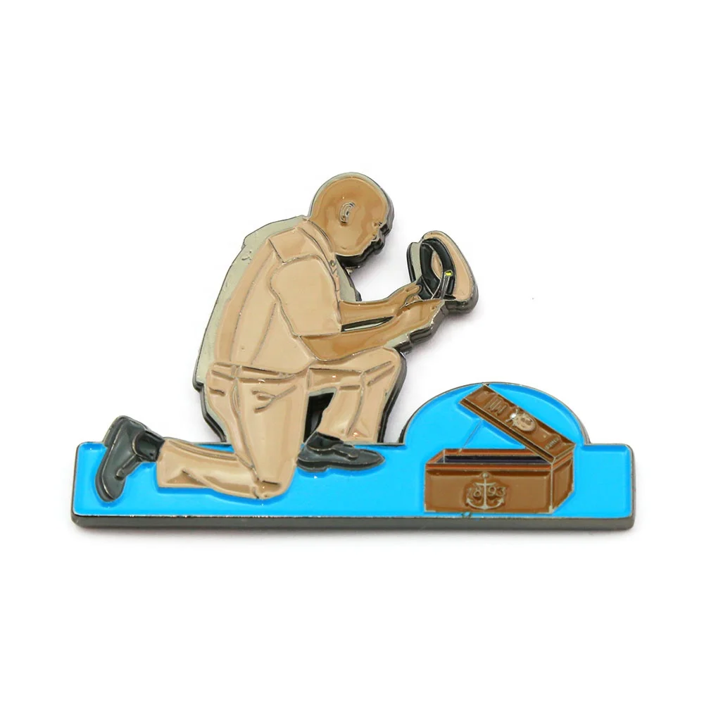 wholesale high quality badges custom metal crafts souvenir gold silver plating lapel pins