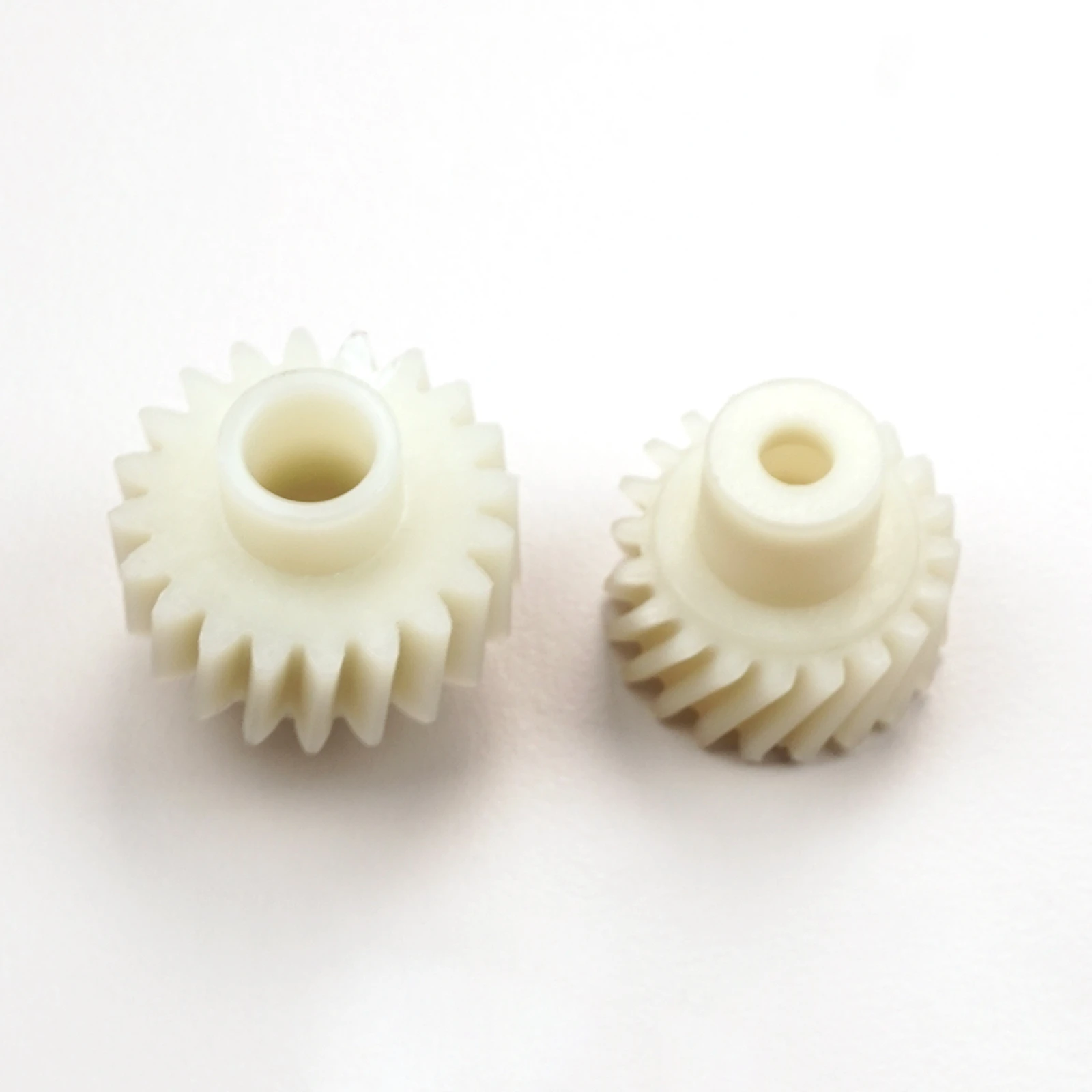 BGE705 Seat Adjuster Motor Repair Two Plastic Gear Set for Tahoe Yukon 2007-2014 Bross Auto Parts Made In Turkey