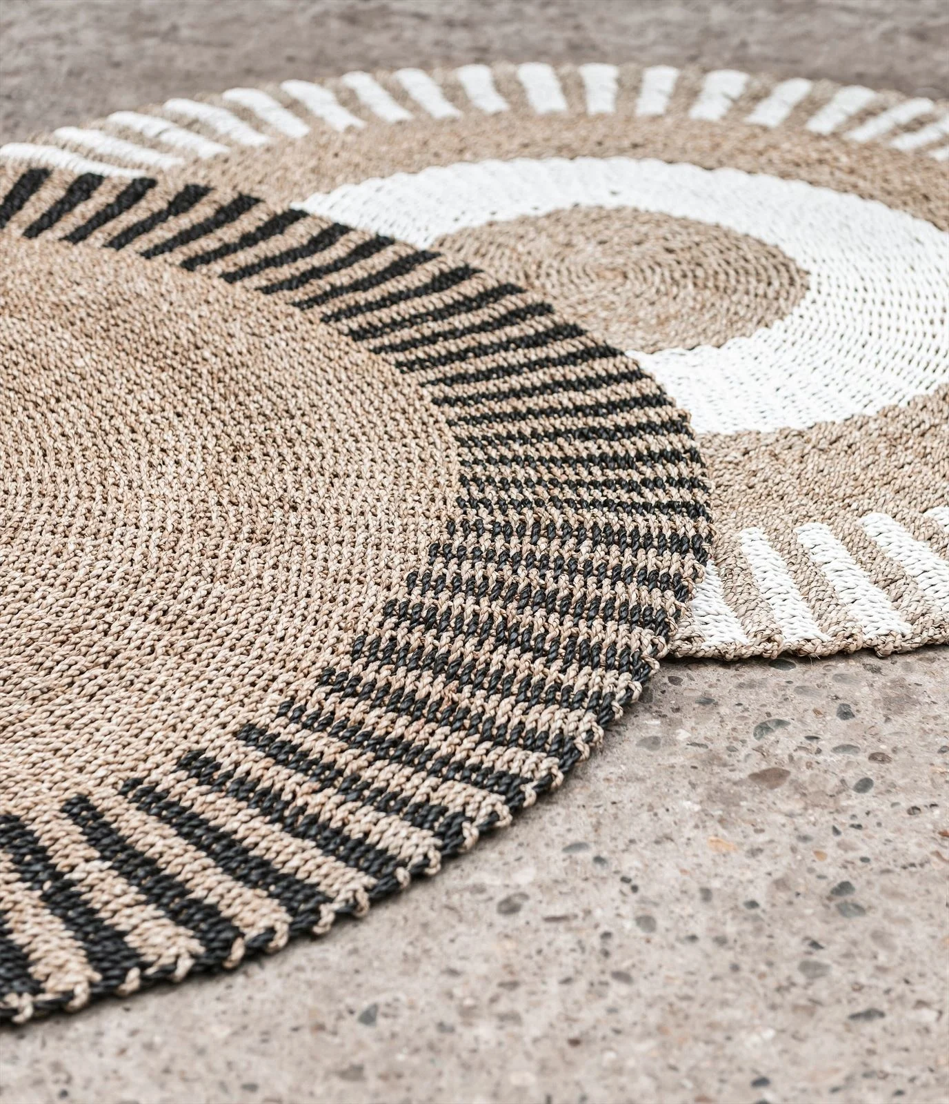 Wholesale Striped Seagrass Round Carpet Area Rug for Living Room Bedroom Bedside Woven Mat Home Decor Carpet Straw Floor Matting