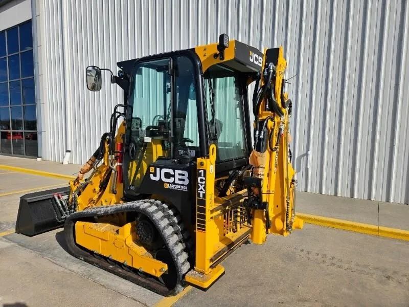 JCB 1CXT  Teleskid Skid Steer Loader CE EPA Diesel Engine Electric Power Quick Hitch and Hydraulic Float Skid Steer Loader