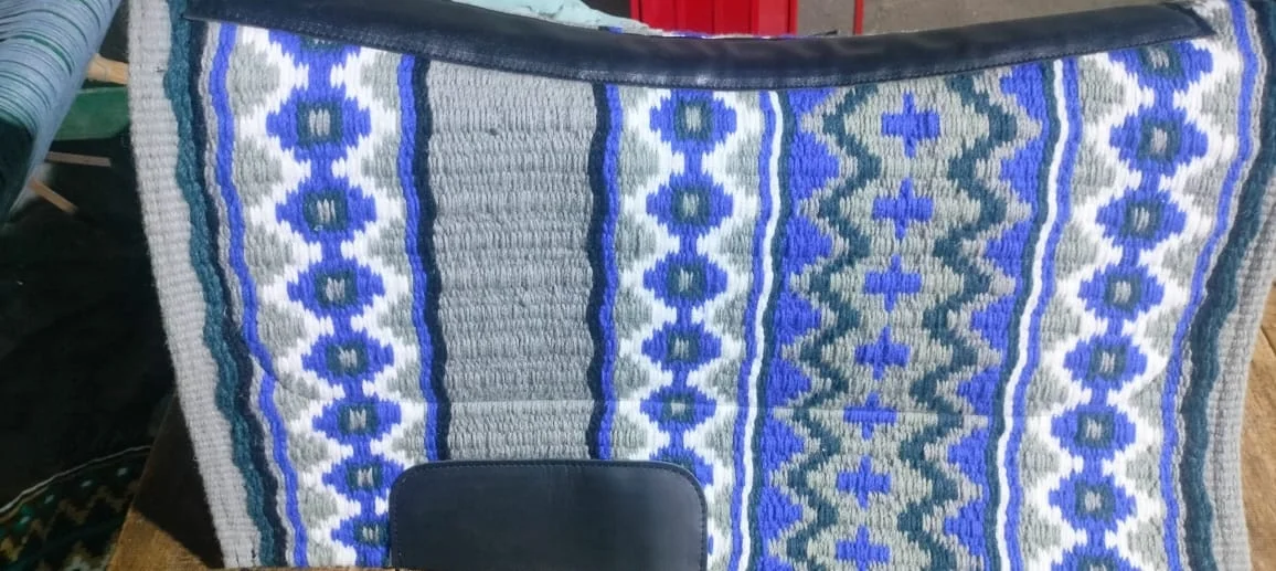 100% NEWZEALAND WOOL SADDLE BLANKET WITH FELT LINING LEATHER PATCH DESIGN/CUSTOM DESIGN WESTERN WOOL PADS