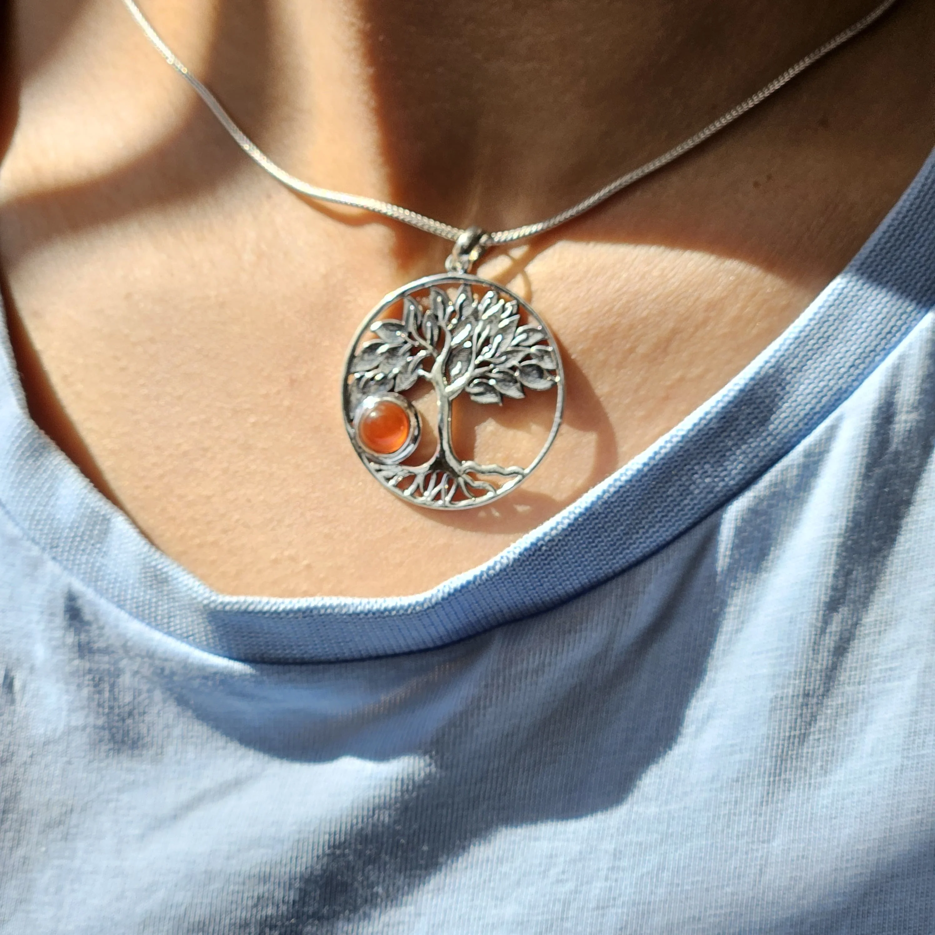 Attractive carnelian tree silver pendant