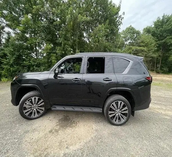 Лучшие продажи 22024 Lexus LX 600 роскошный внедорожник с двигателем 8 л бензиновым топливом мест кожаный салон темный цвет готов к аукциону