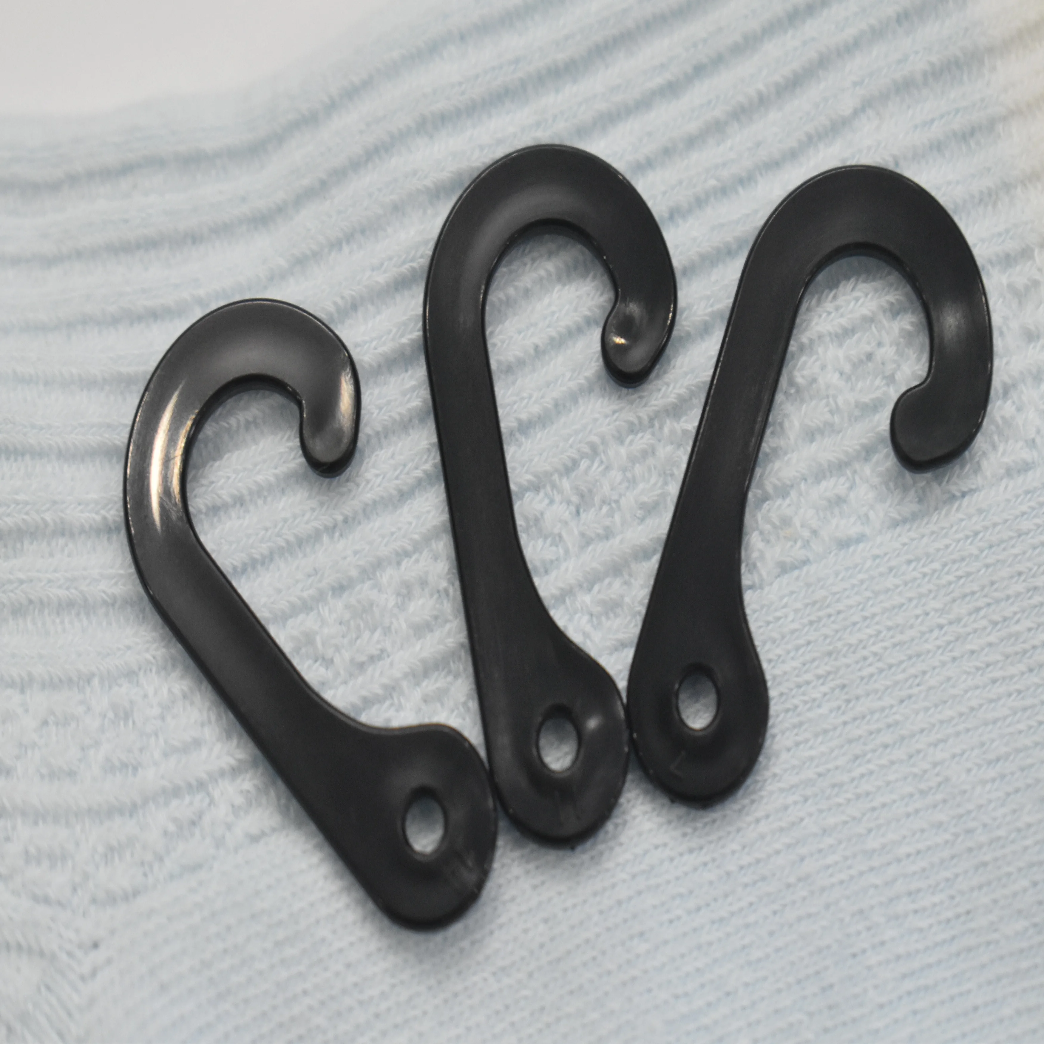 The Hook for Hanger 10 is made of recycled PP with GRS from Van Nang Banok garment accessories factory for display of clothes