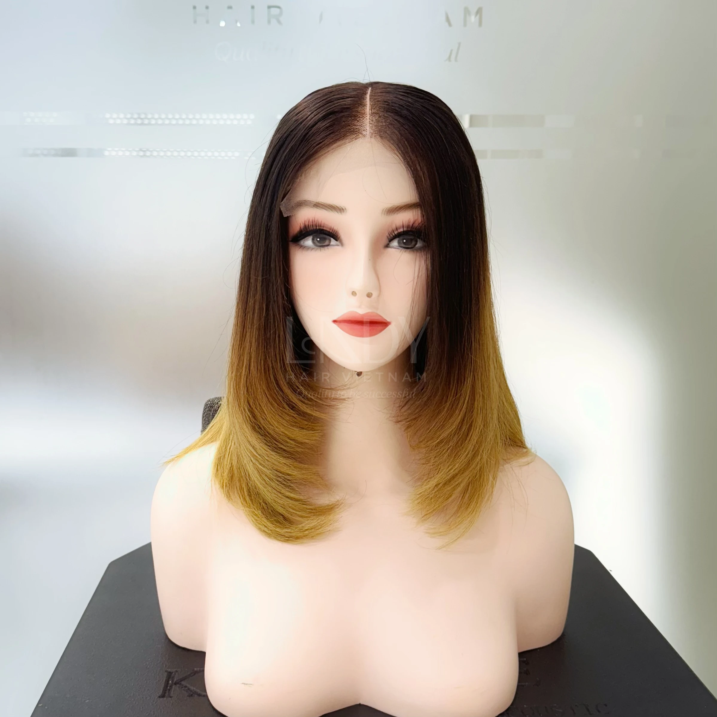 Beautiful Wigs Cut Layer Human Hair Lace Front Raw Virgin Cuticle Wigs For Women 100% Vietnamese Human Hair