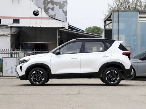 2024 новый бензиновый внедорожник Kia Sonet 5 дверей мест 1 л 115 л.с.
