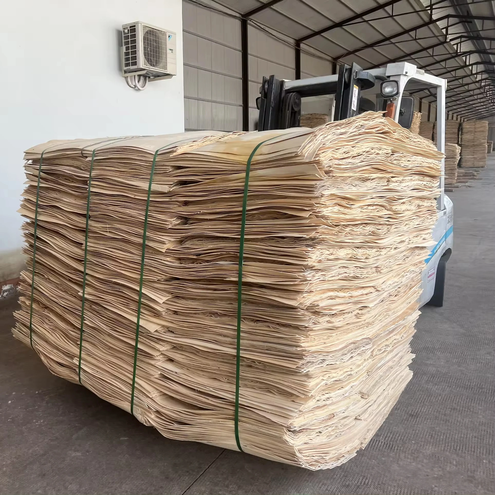 VENEERS ONLY, AB quality veneer dried from Binh Phuoc, Vietnam with competitive price