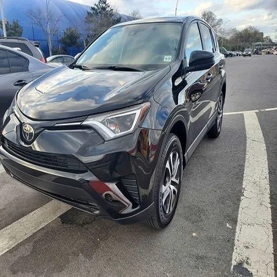 100% Оригинальный подлинный аккуратно использованный 2018 Toyotas RAV4 LE доступен