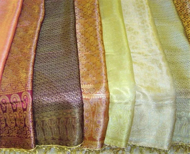 Шелковые парчовые шали с премиальным качеством стильно смотрятся привлекательными цветами