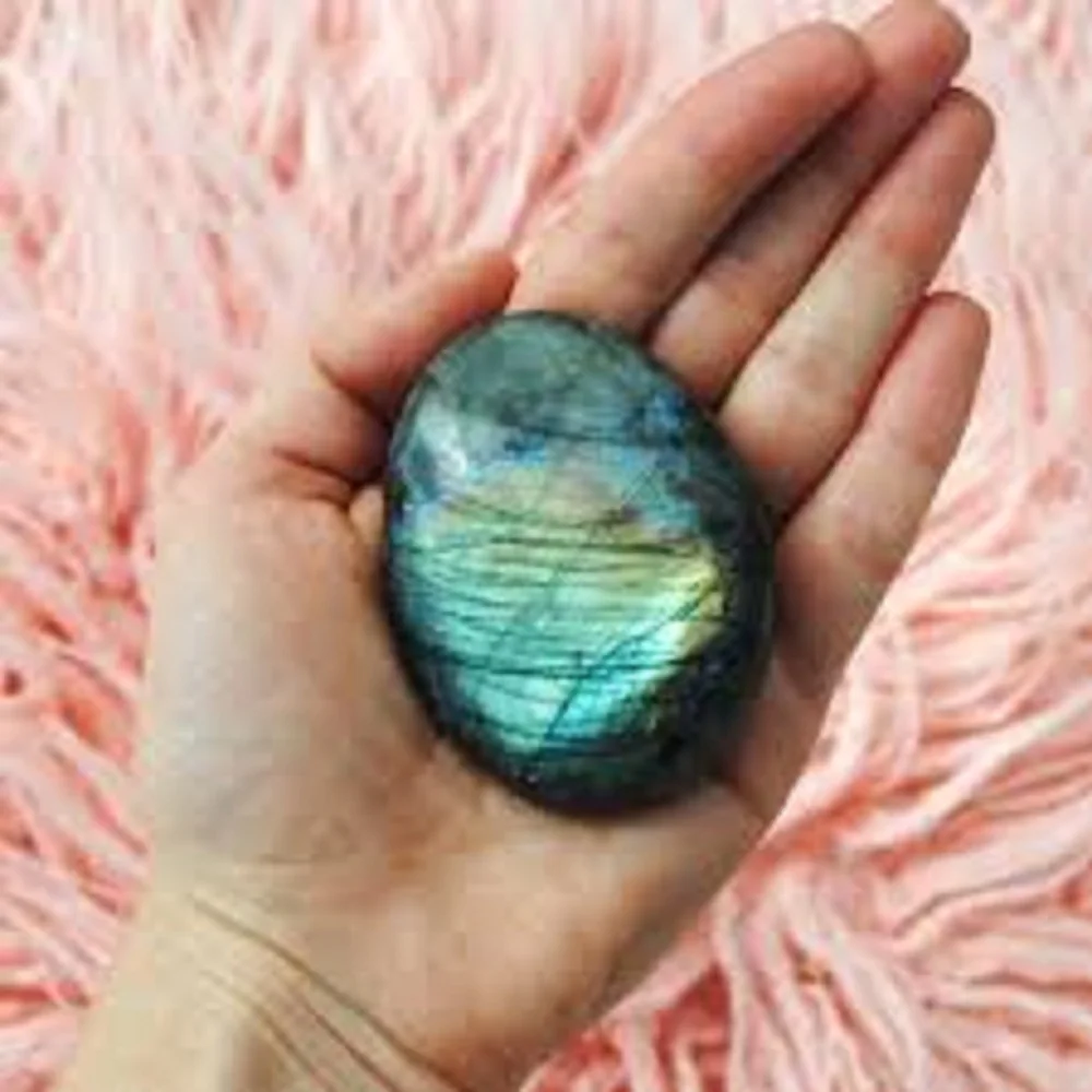 WHOLESALE  NATURAL HEALING CRYSTAL LABRADORITE  PALM STONE: GEMSTONE NATURAL FLASHY PALM  STONE AGATE BUY FROM SKY AGATE EXPORT