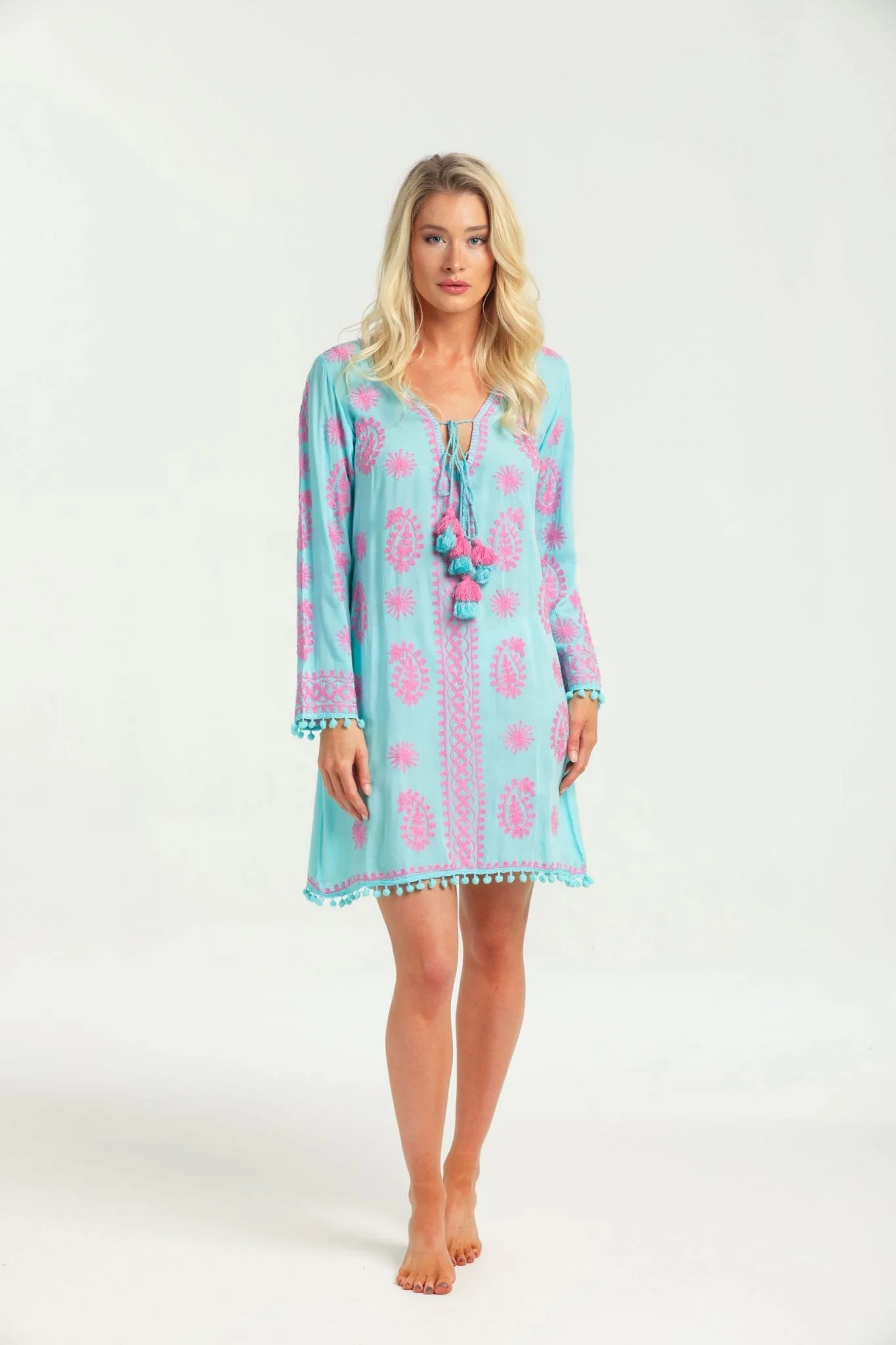 Sexy Foreign Girls Victorian Bohemia Style Ladies Folk Embroidered Tunic Vintage 70s Mexican Ethnic Pom Pom Trim Short Dress