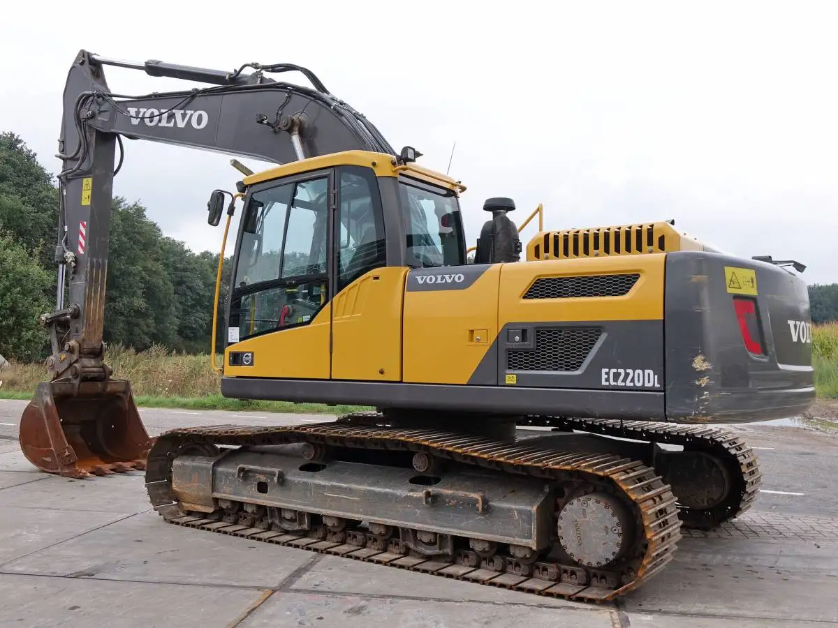 VOLVO used excavator EC220 for sale, quality assurance, affordable price, Ready to Work used excavator 22 ton
