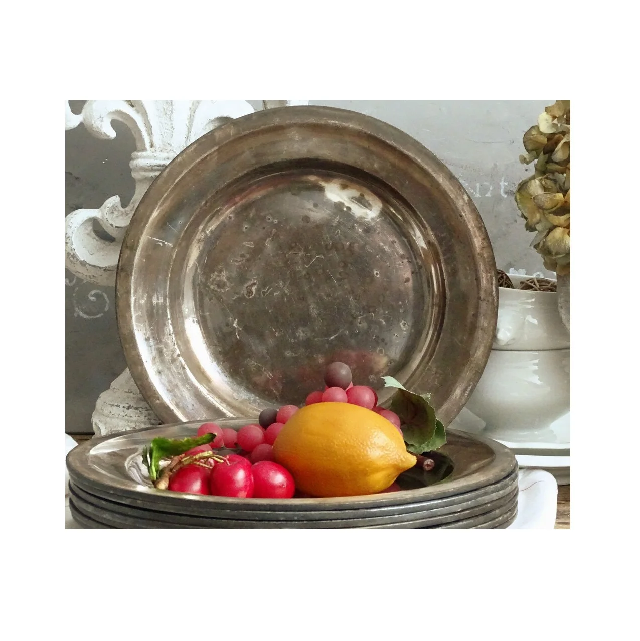 Excellent Quality Silver Plated Charger Serving Plate with Elegant Finished Perfect for Weddings Banquets and Fine Dining Events
